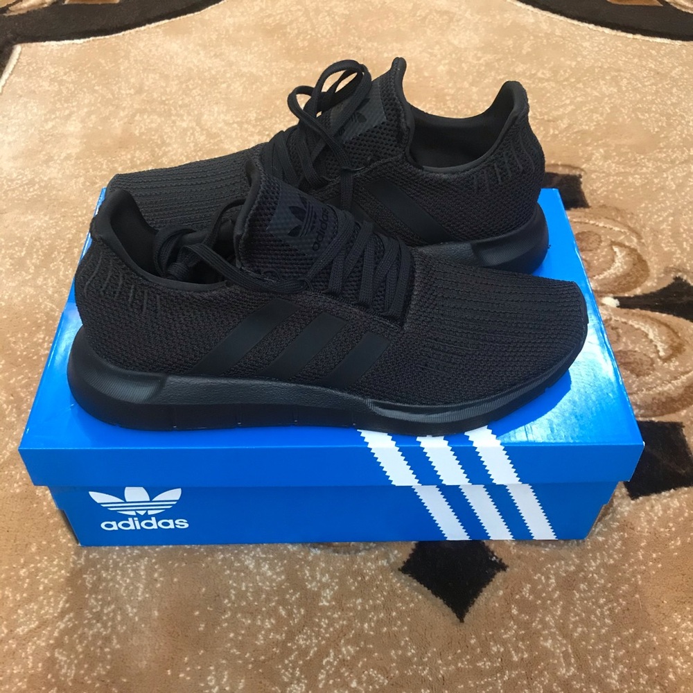 Men’s Adidas Sneakers